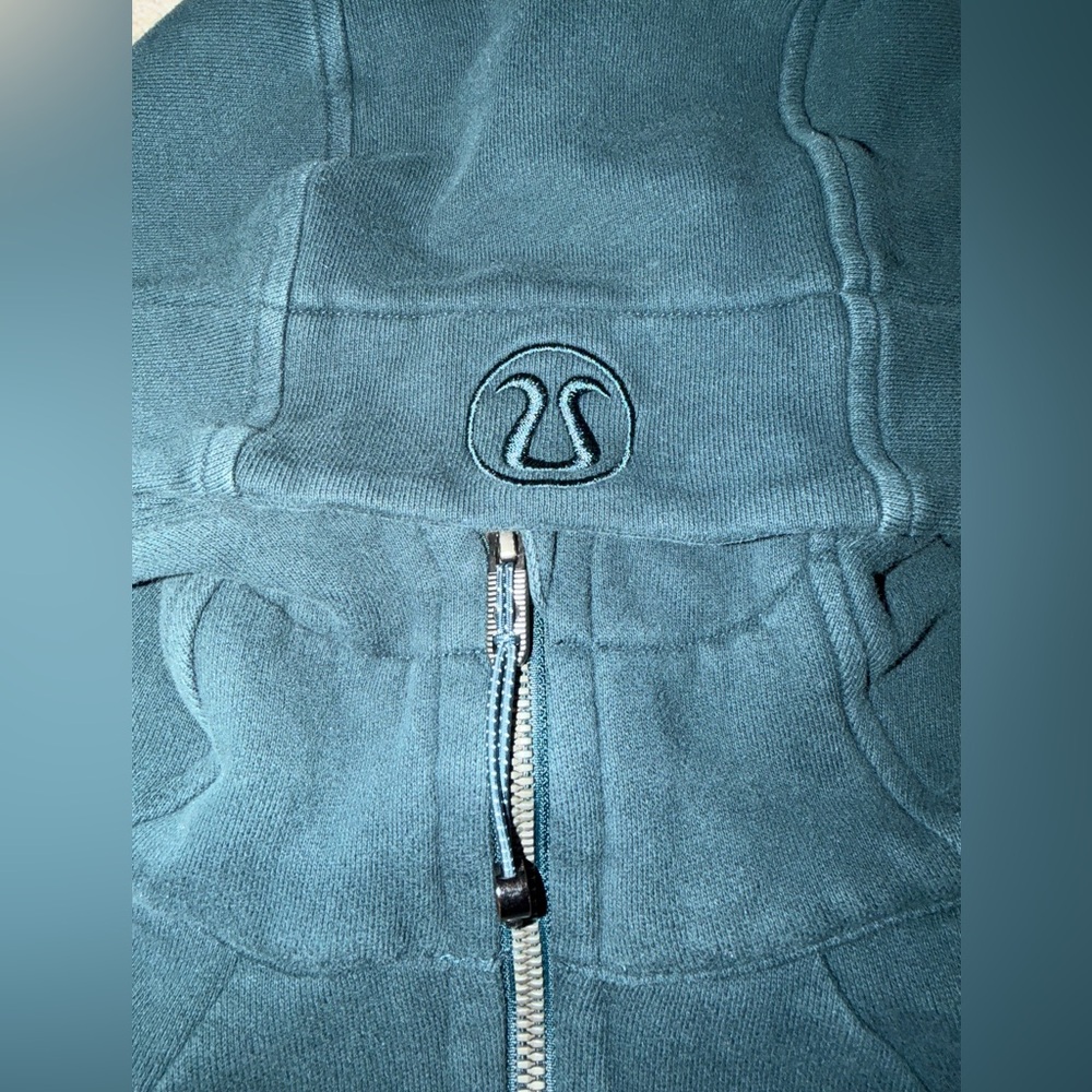 Lululemon Fitted Scuba